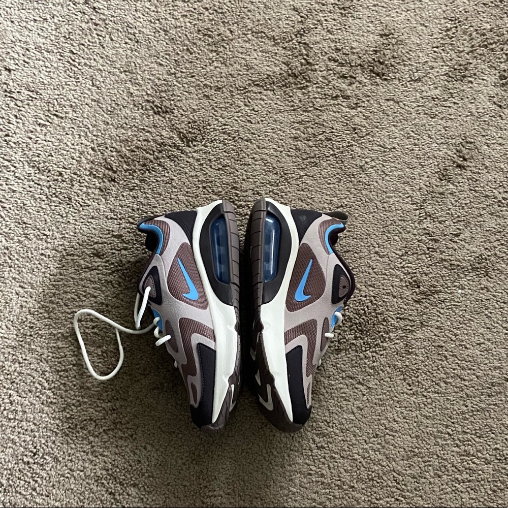 NWT NIKE Air Max 200